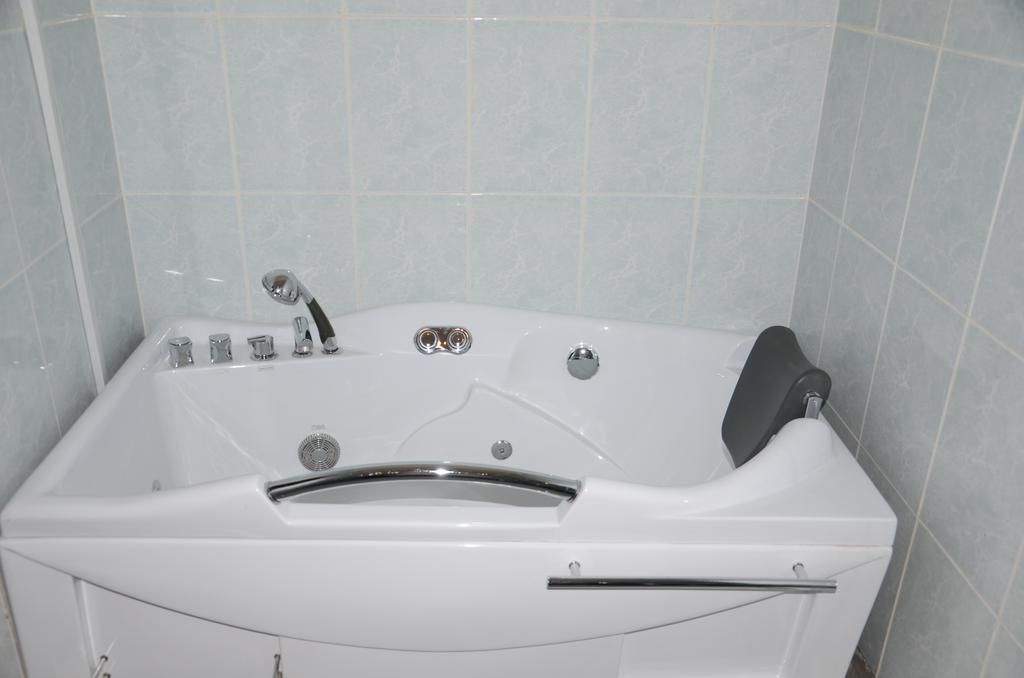 Saryarka Hotel Astana Zimmer foto