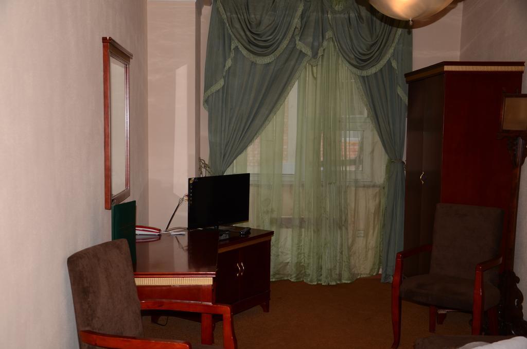Saryarka Hotel Astana Zimmer foto